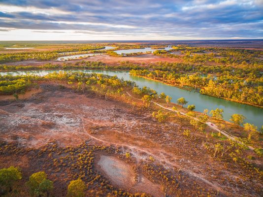 Murray River flowing through South Australia at sunset. Bleasdale Ianhorne, Mollydooker Miss Molly Sparkling, Majella Coonawarra Sparkling and Spinifex Lewis Shiraz Barrosa Murrary River Valley.